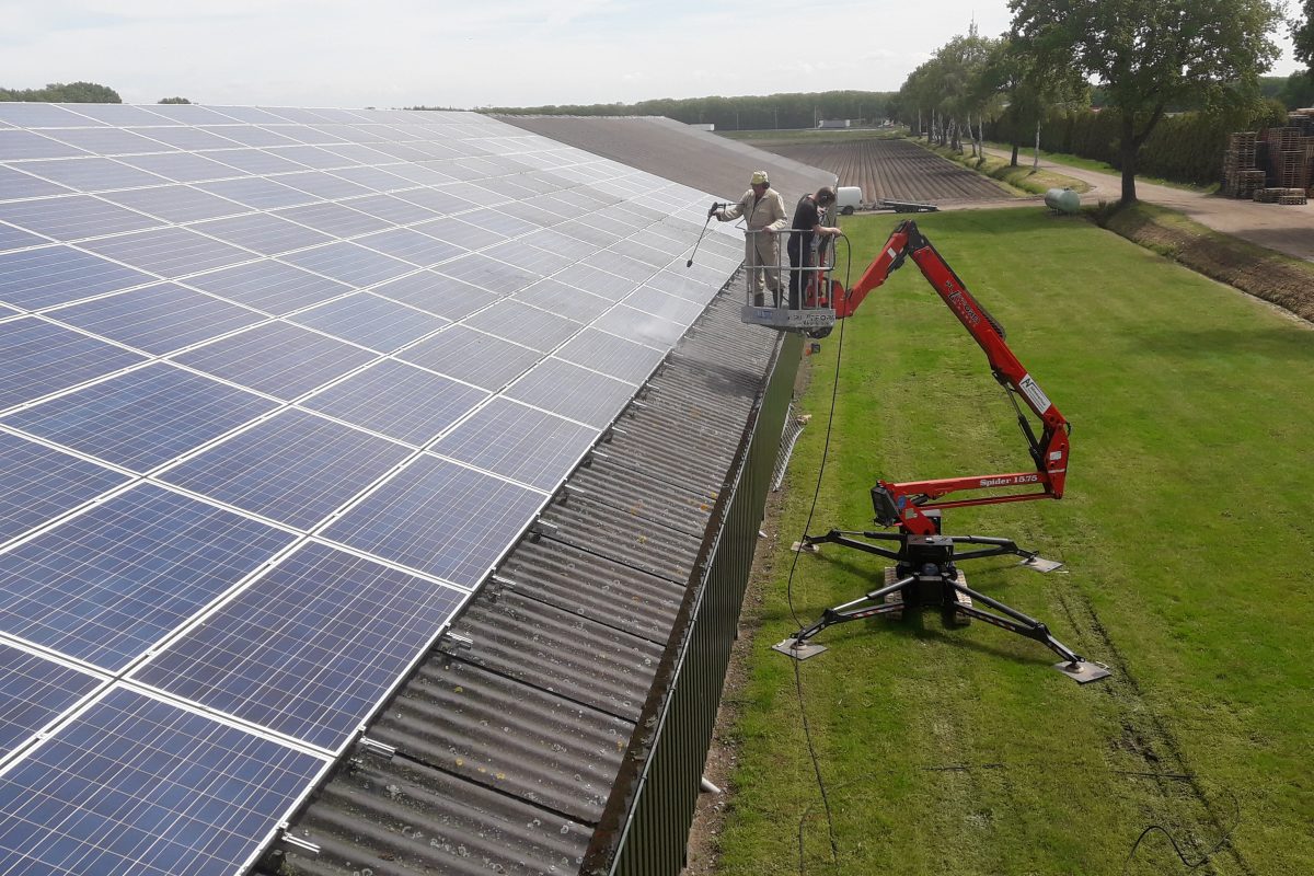 Van Mullekom Opfok BV te Helenaveen / 540 zonnepanelen.