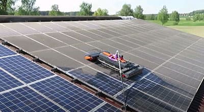 Agri-SolarClean | Industriële reiniging zonnepanelen